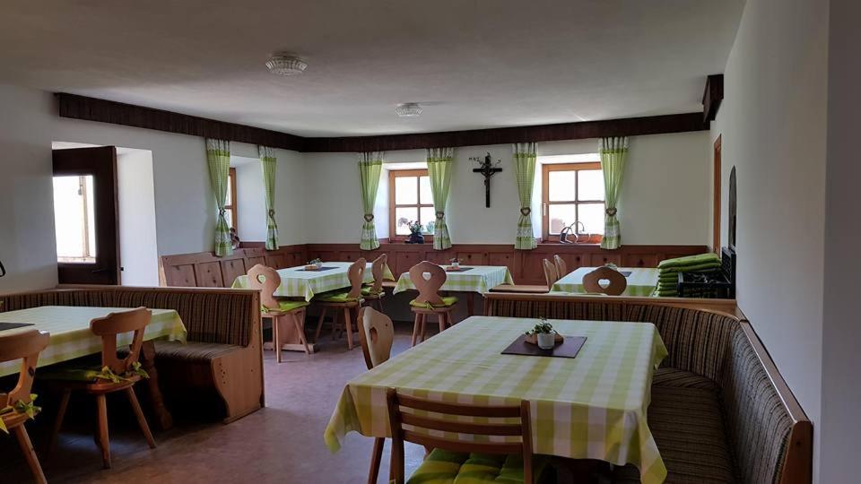 Enzianhuette Berggasthaus סן לאונרדו אין פסיריה מראה חיצוני תמונה